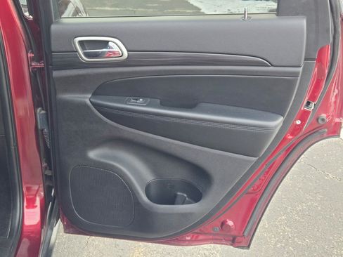 Used 2021 Jeep Grand Cherokee Laredo image 8