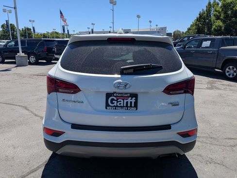 Used 2017 Hyundai Santa Fe Sport w/ 2.4L Value Package 06 AWD/4WD image 5