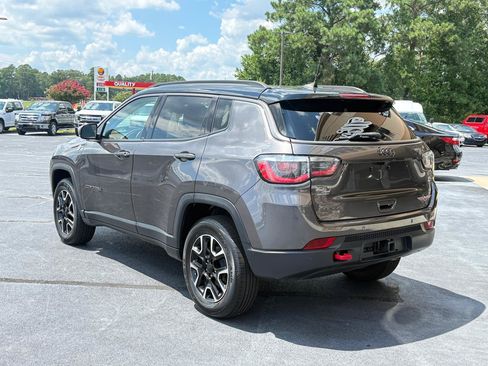 Used 2021 Jeep Compass Trailhawk w/ Sun and Sound Group AWD/4WD image 3