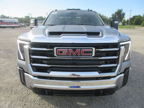 New 2026 GMC Sierra 3500 SLE w/ SLE Value Package AWD/4WD image 12