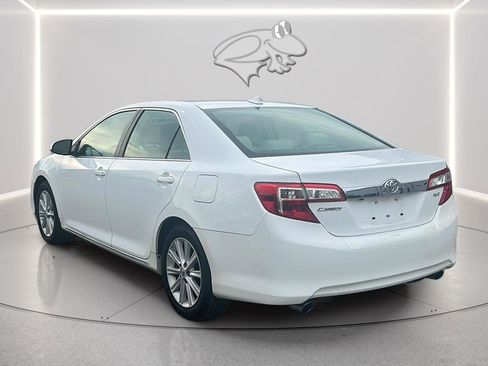 Used 2014 Toyota Camry XLE image 7