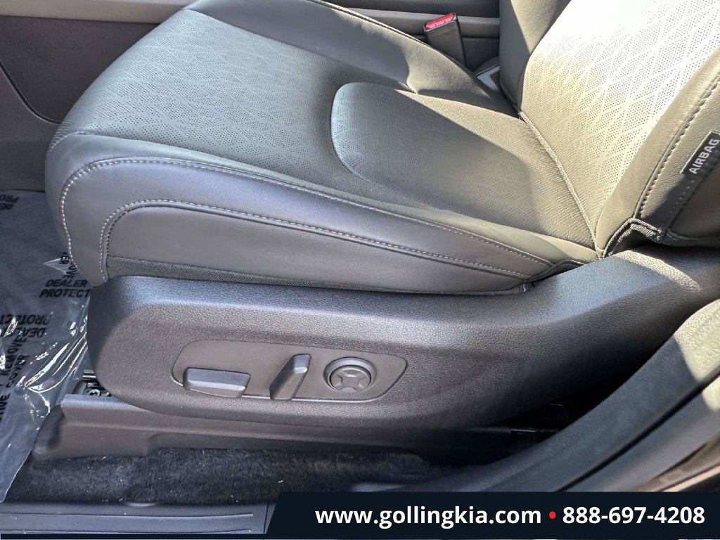 Certified 2026 Kia Carnival EX FWD image 17
