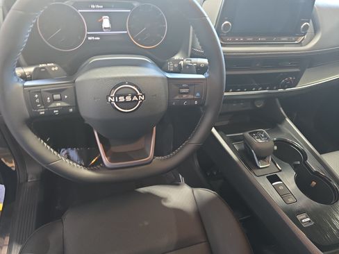 Used 2026 Nissan Rogue Dark Armor FWD image 17