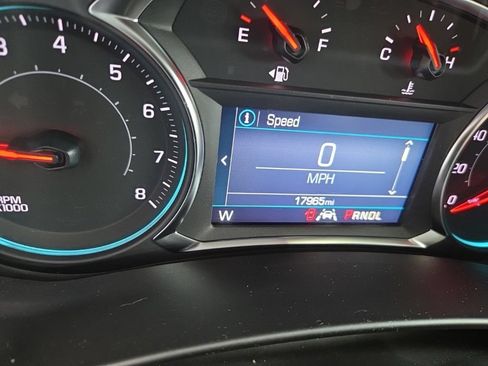 Used 2023 Chevrolet Equinox LT FWD image 2