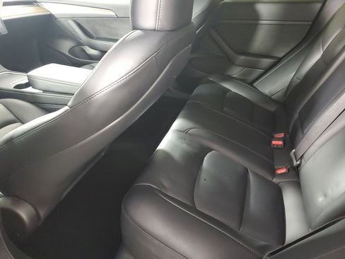 Used 2023 Tesla Model 3 Standard Range image 13