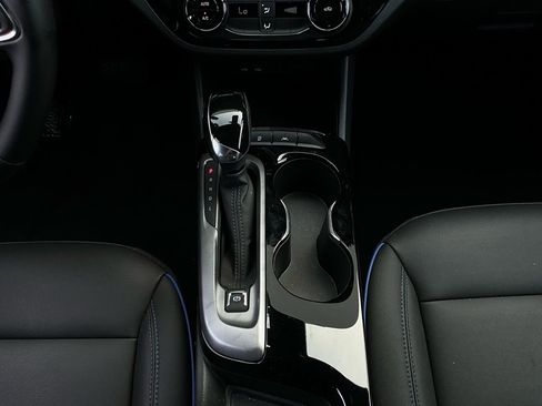 Used 2025 Buick Envista Sport Touring image 14