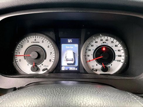 Used 2017 Toyota Sienna SE image 26