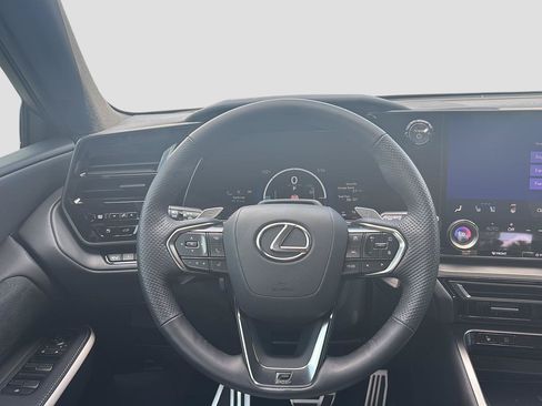 Used 2026 Lexus TX 500h AWD w/ Technology Package image 21