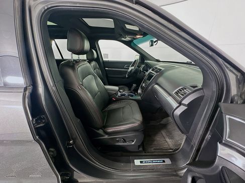 Used 2017 Ford Explorer Sport w/ Equipment Group 401A image 34