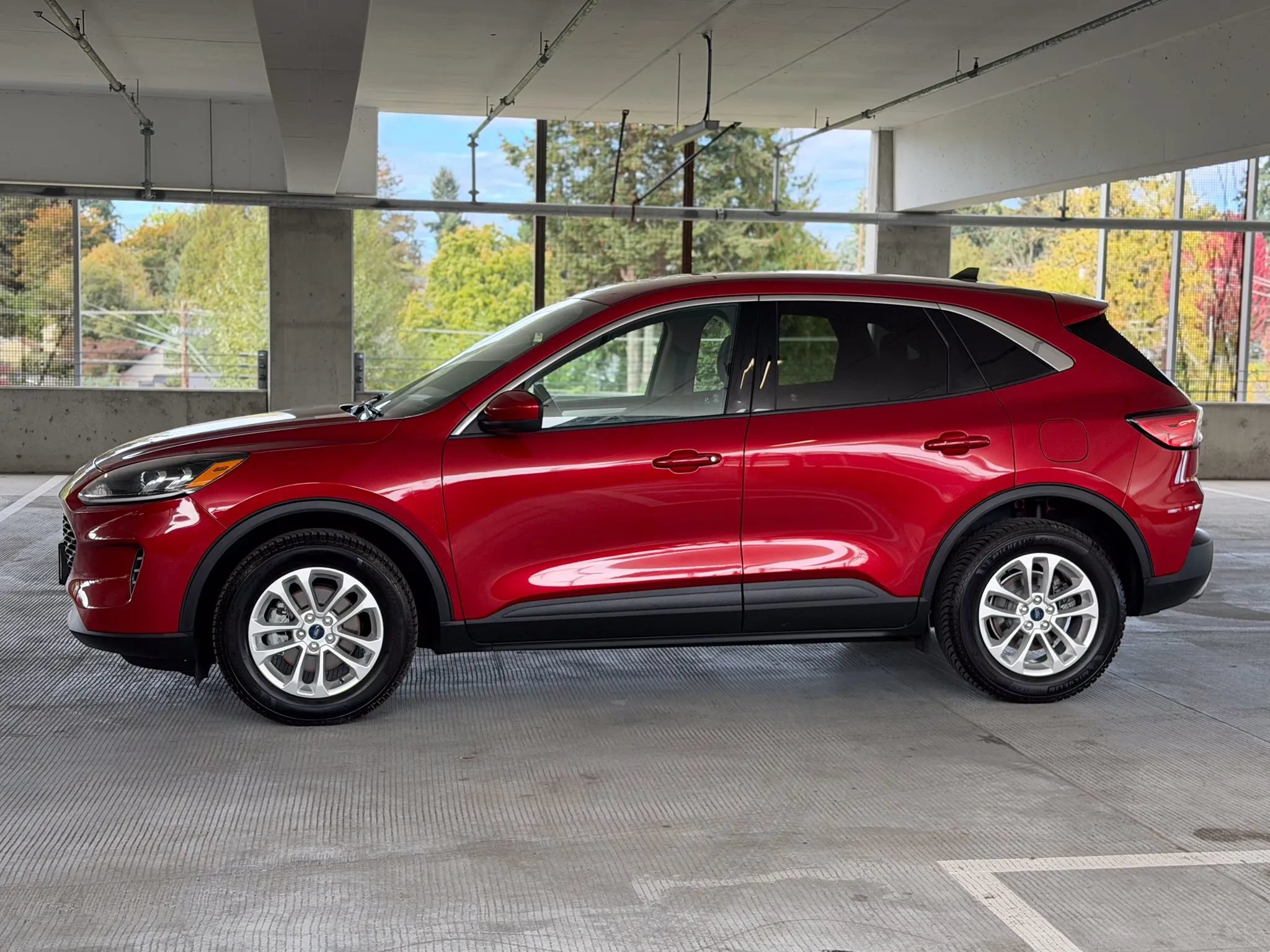 Used 2020 Ford Escape SE AWD/4WD image 4