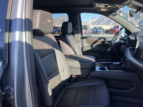 New 2026 Chevrolet Suburban High Country w/ Sun And Tow Package image 24