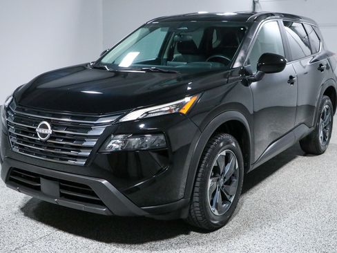 Used 2024 Nissan Rogue SV AWD/4WD image 31