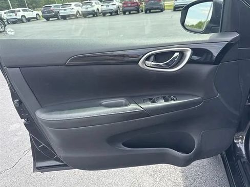 Used 2018 Nissan Sentra SV FWD image 7