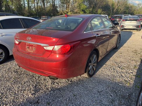 Used 2012 Hyundai Sonata SE w/ Navigation & Sunroof Pkg image 2