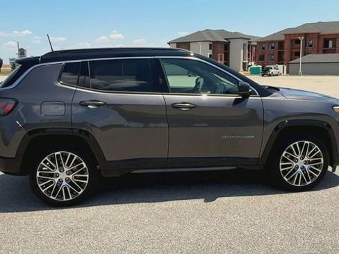 Used 2023 Jeep Compass Limited w/ Elite Group AWD/4WD image 9