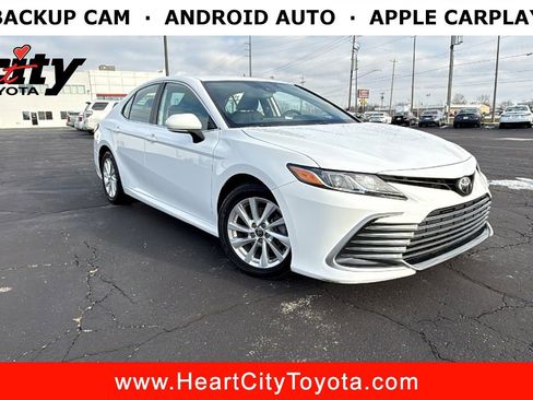 Certified 2023 Toyota Camry LE image 1