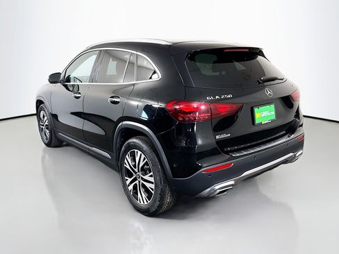 Used 2025 Mercedes-Benz GLA 250 4MATIC image 7
