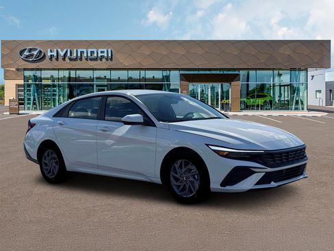 New 2026 Hyundai Elantra Blue image 10