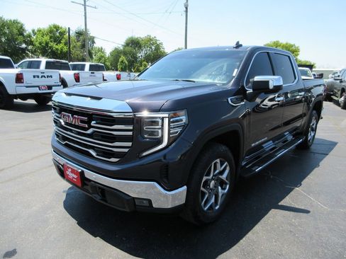 Certified 2022 GMC Sierra 1500 SLT w/ SLT Premium Plus Package AWD/4WD image 11