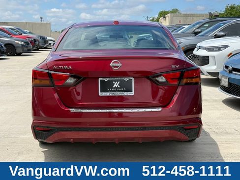 Used 2023 Nissan Altima 2.5 SV FWD image 10