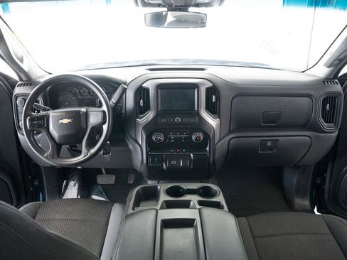 Used 2020 Chevrolet Silverado 1500 Custom w/ Custom Value Package AWD/4WD image 18