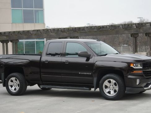 Used 2018 Chevrolet Silverado 1500 LT w/ All Star Edition AWD/4WD image 34