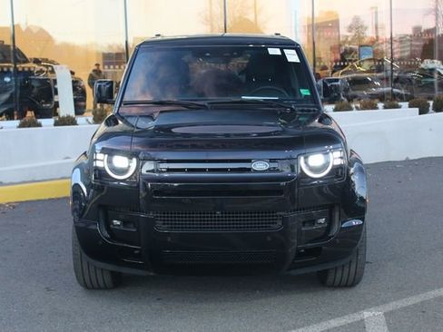 New 2026 Land Rover Defender 130 X-Dynamic SE image 8