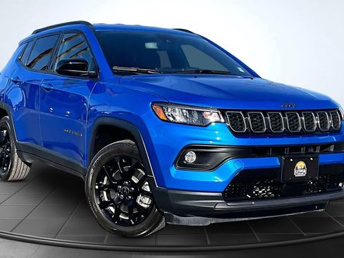 Used 2026 Jeep Compass Latitude AWD/4WD image 22