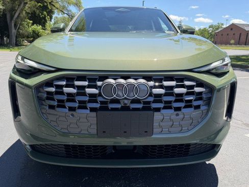 Certified 2025 Audi Q5 Premium w/ Convenience Package AWD/4WD image 2