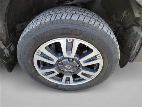 Used 2019 Toyota Tundra SR5 AWD/4WD image 11