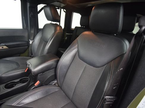Used 2016 Jeep Wrangler Unlimited Sahara AWD/4WD image 17