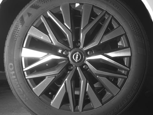 Used 2025 Nissan Altima 2.5 SV image 15