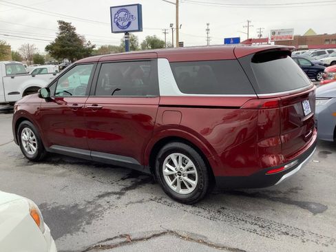 Used 2024 Kia Carnival LX image 13