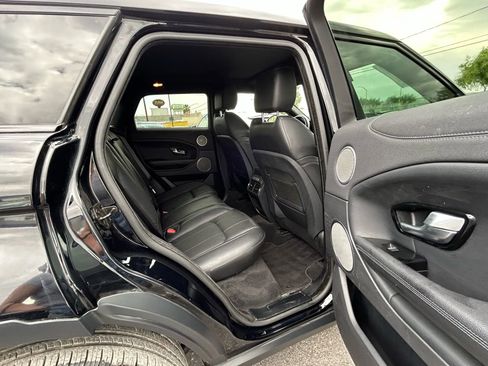 Used 2018 Land Rover Range Rover Evoque SE image 15