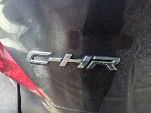 Used 2020 Toyota C-HR XLE FWD image 9