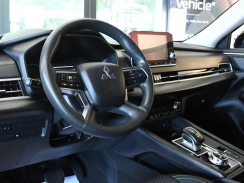 Used 2024 Mitsubishi Outlander ES AWD/4WD image 21