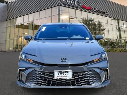 Used 2025 Toyota Camry SE w/ Convenience Package FWD image 6