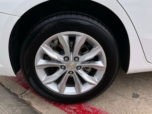 Used 2022 Chevrolet Malibu LT w/ Leather Package image 9