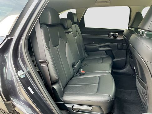 Certified 2025 Kia Sorento S AWD/4WD image 32