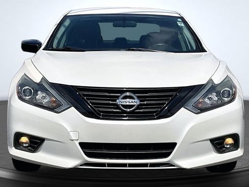 Used 2018 Nissan Altima 2.5 SR w/ SR Midnight Edition FWD image 3