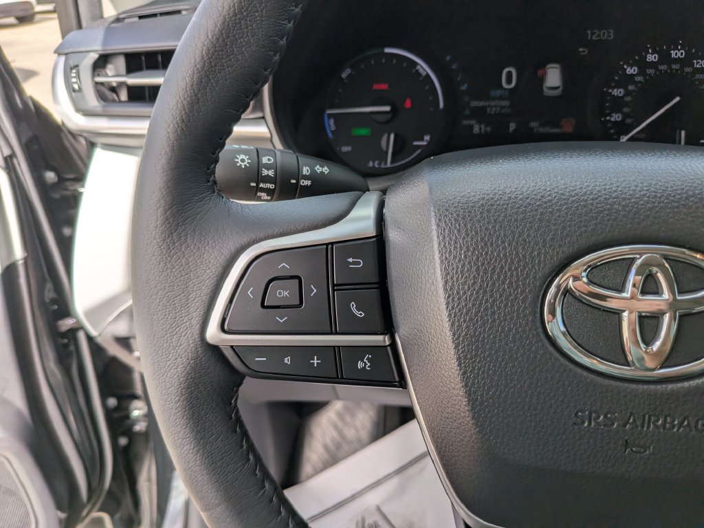Used 2026 Toyota Sienna XLE FWD image 36