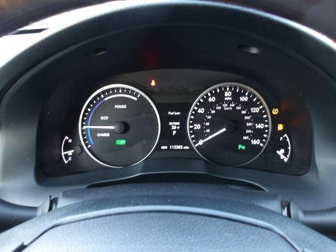 Used 2013 Lexus ES 300h image 17