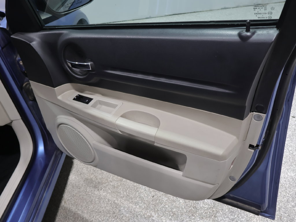 Used 2007 Dodge Magnum SE RWD image 24
