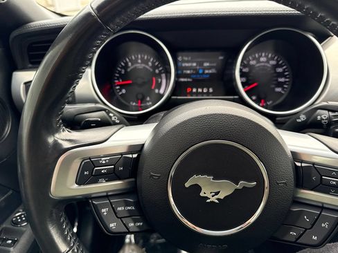 Used 2020 Ford Mustang Premium RWD image 23