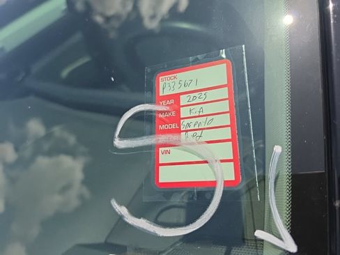 Certified 2025 Kia Sorento S AWD/4WD image 7