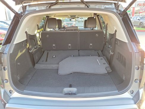 New 2025 Nissan Pathfinder SL image 13