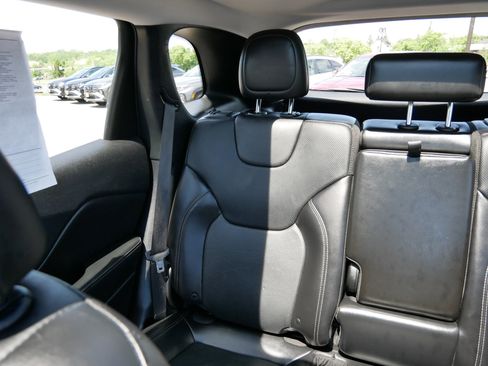 Used 2019 Jeep Cherokee Limited w/ Trailer Tow Group AWD/4WD image 12