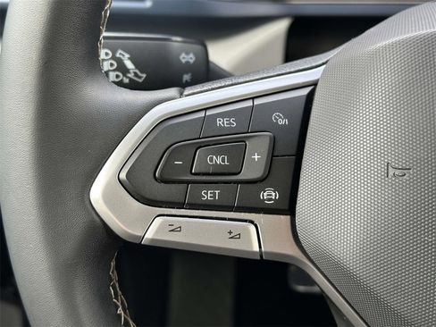 Used 2022 Volkswagen Taos SE image 18