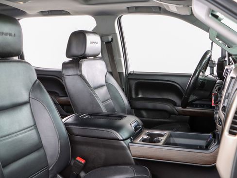 Used 2017 GMC Sierra 2500 Denali w/ Duramax Plus Package image 31