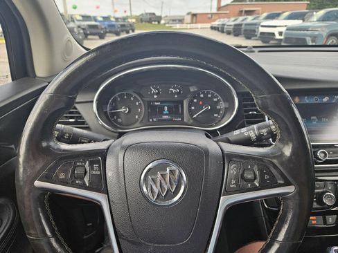 Used 2018 Buick Encore Essence FWD image 12